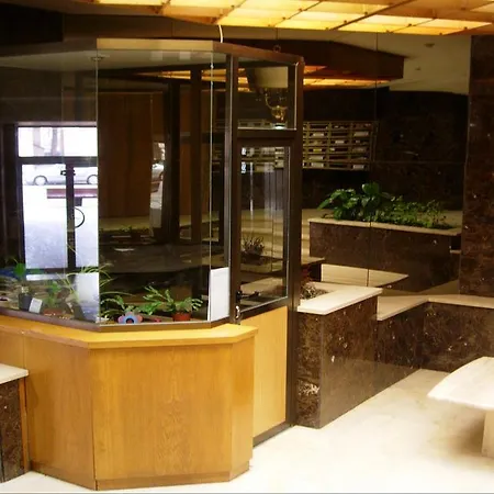 Monjes De La Biblioteca Pensión Burgo