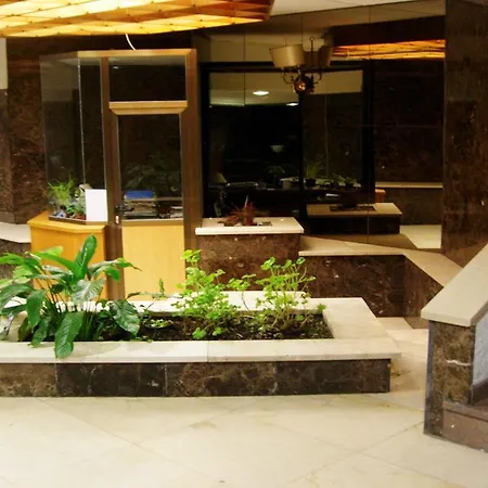 Monjes De La Biblioteca